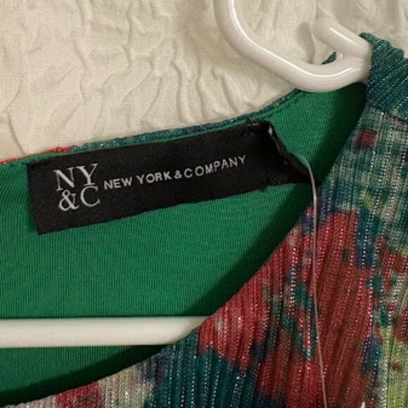 New York & Co NWT Floral Ruffle Spring/Summer Dress - Size M - Picture 3 of 4